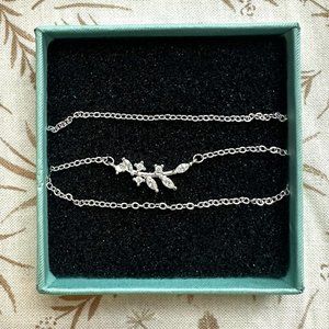 Dainty leaf necklace for women